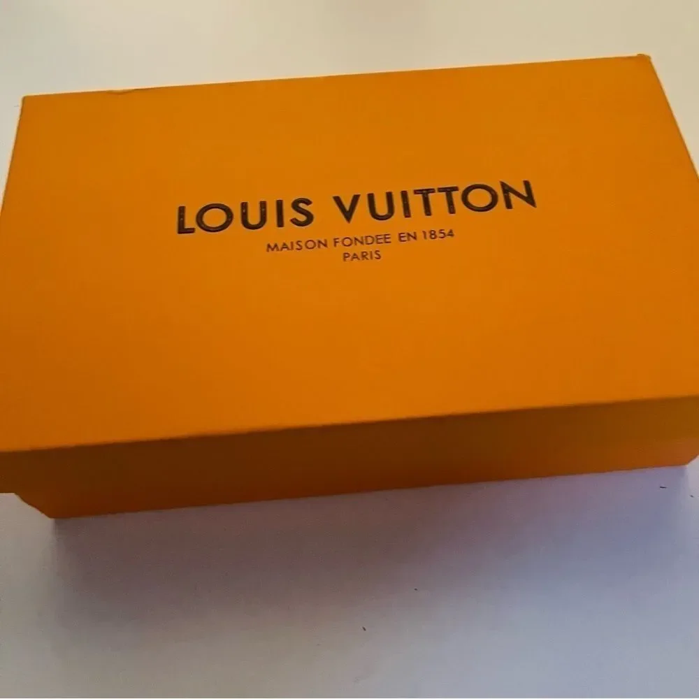 Louis Vuitton Purse Box 6” x 10”